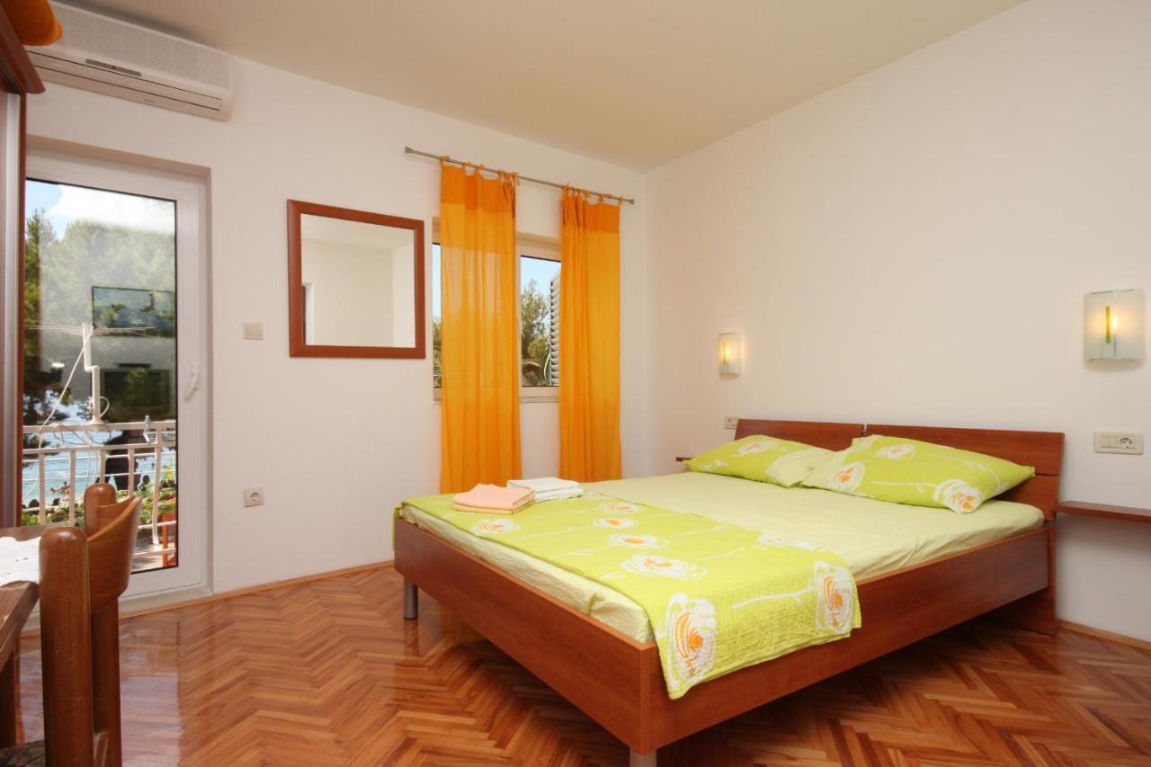 Apartments By The Sea Drvenik Donja Vala, Makarska - 6658 Exterior foto